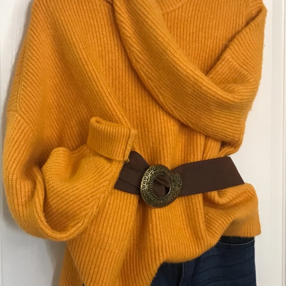 Sweater - Picture 4 of 7